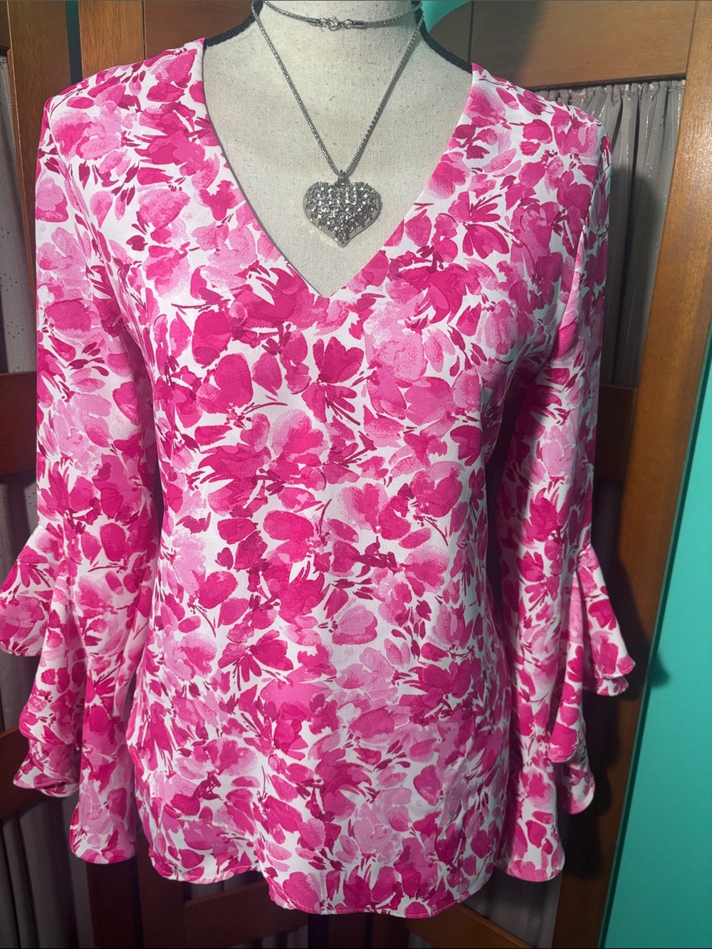 Vince Camuto Bright Pink Floral V-Neck Bell Sleeve Blouse